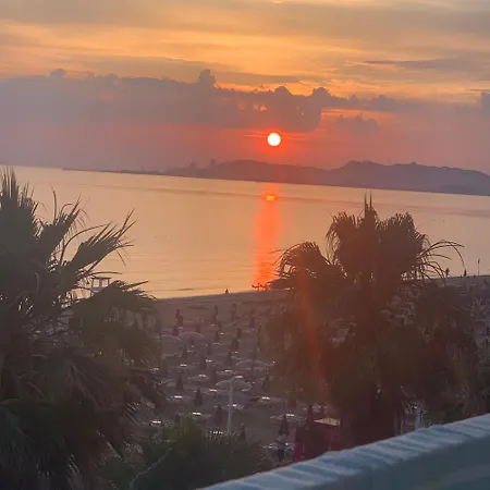 Direct Sea View 아파트 Durrës