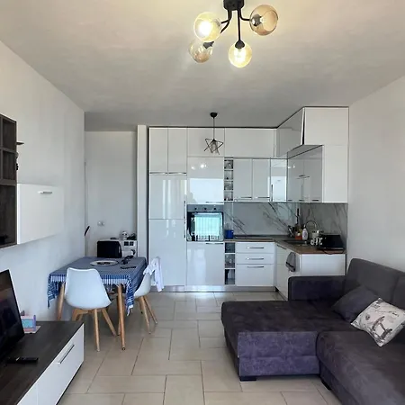 Апартаменты Direct Sea View *